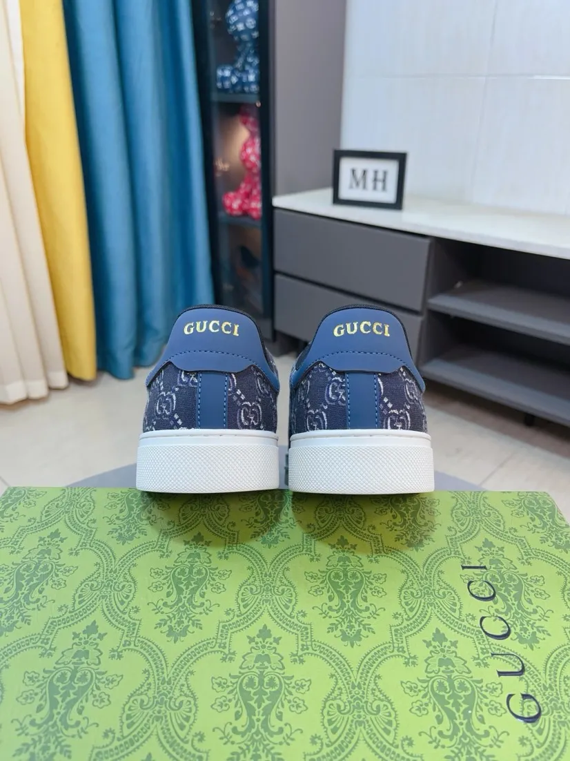 Men's men's shoes 💰400🌹🌹Gucci [Gucci] new model is on the market, the picture above is a must-sell. Top luxury brand, the latest fashionable casual men's shoes, trendy and versatile style, relaxed and sporty style, upper imported from Italy crocodile pattern cowhide ➕ genuine leather lining and ultra-fine workmanship. Original personalized and fashionable semi-air cushion raised outsole, light and comfortable on the foot, size 38-44